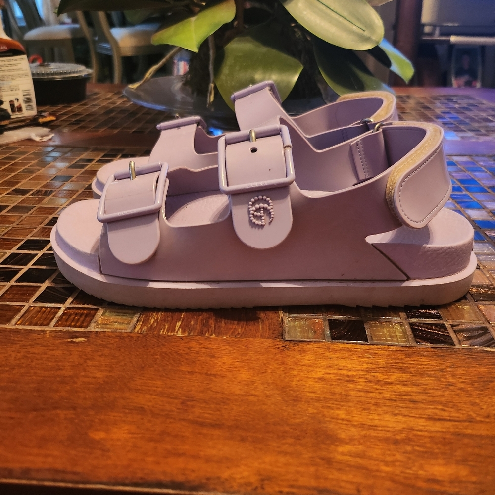 GUCCI lilac rubber 2021 ISLA DOUBLE STRAP Sandals Shoes 39 - Picture 2 of 7